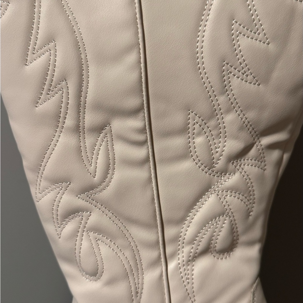 Torrid WW White Heeled Knee-High Boots - Picture 3 of 6